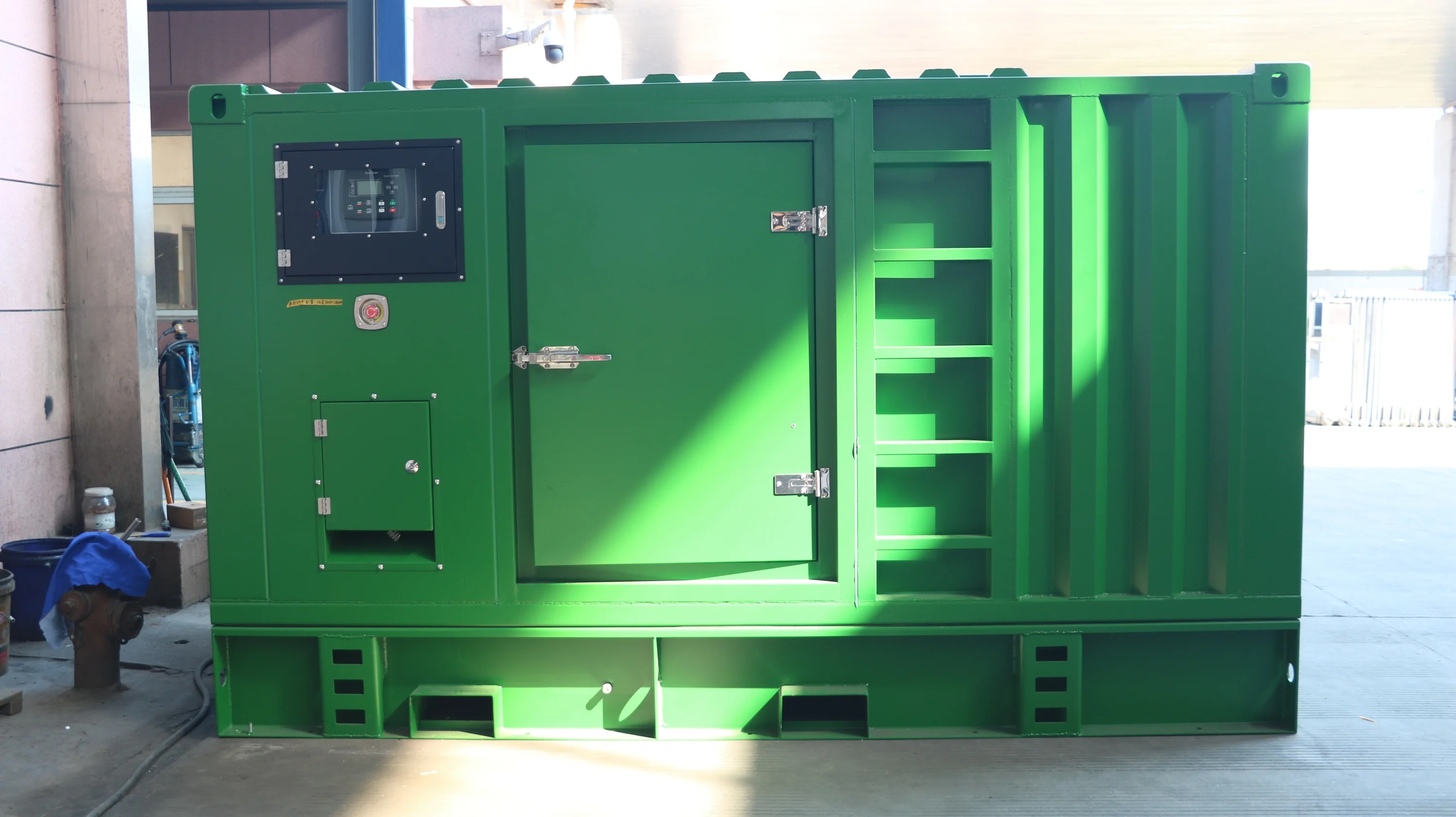 ذكي ATS التحكم 200kVA مولد الديزل 160kw 50kw 75kw 80kw محطة توليد الطاقة الصامتة نوع المولد 230 فولت الجهد المقنن
