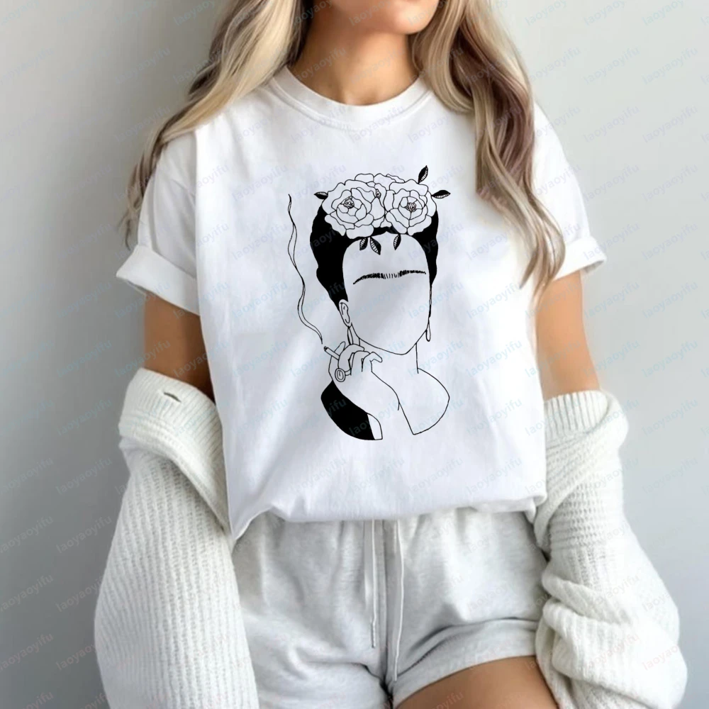 

Frida Kahlo T-Shirt Smoking Frida Line Art Graphic Tops Edgy Mexican Art Casual Cotton Tee Fashion Summer Trendy Tops for Women