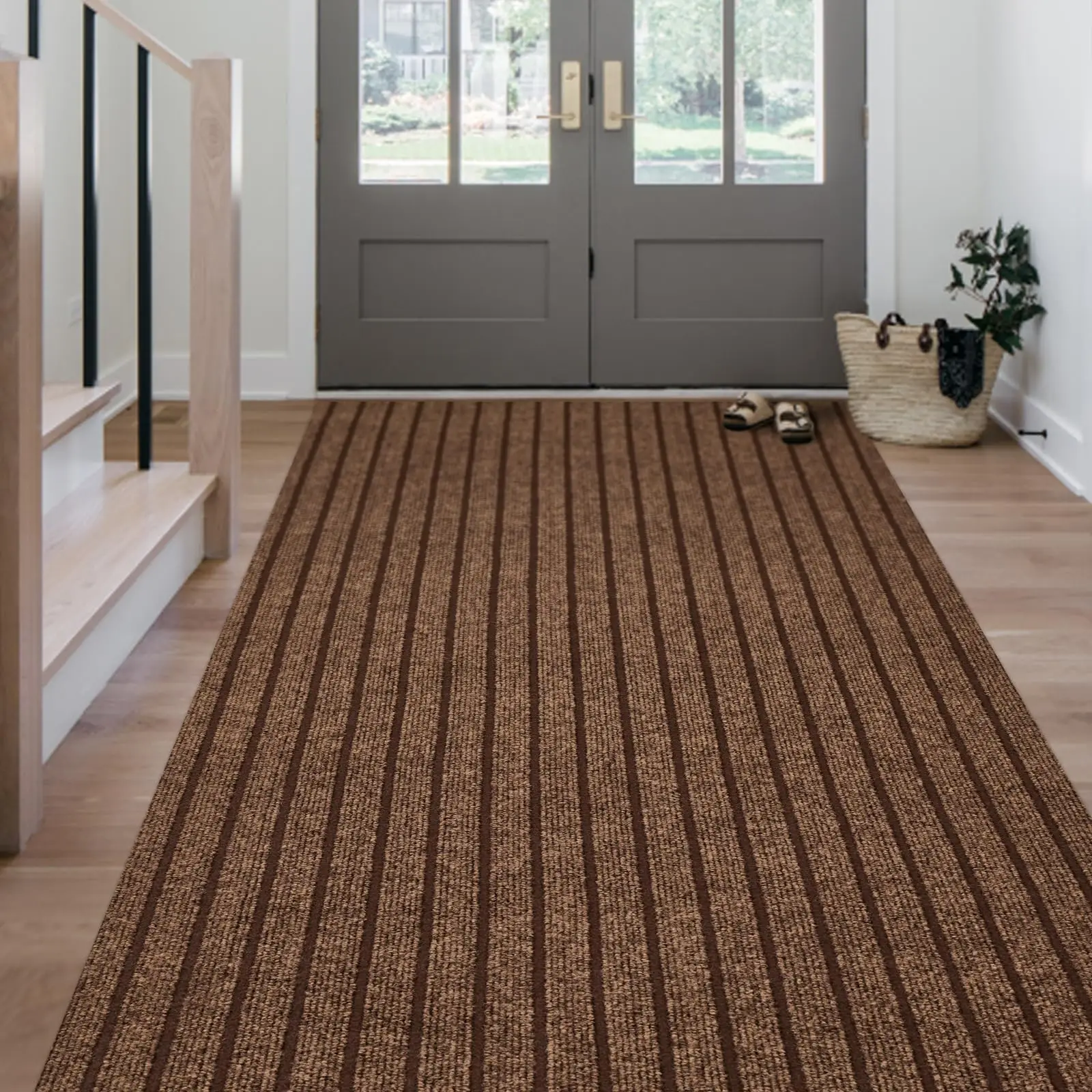 Modern minimalist entry-level mat is machine washable and suitable for indoor and outdoor door mats. Durable striped floor mats