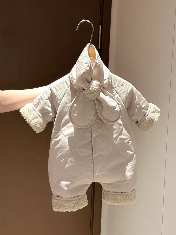 

HY22431 Autumn and winter baby retro fashion plush thickened warm crawling suit jumpsuit baby autumn and winter outdoor clothes