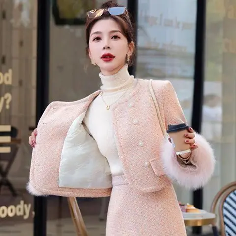 UNXX 2023 Winter New Chic Style Set in Creamy White Little Black  Padded Jacket + Half-skirt High-end and Elegant Ensemble