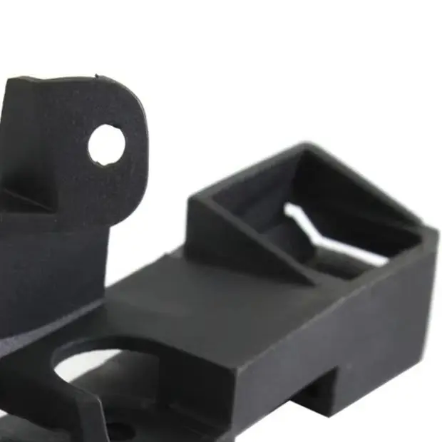 For BMW 325i 325xi 330i 330xi 2002-2005 Front Bumper Guide Bracket 51117030617 51117030618 Left Right Support