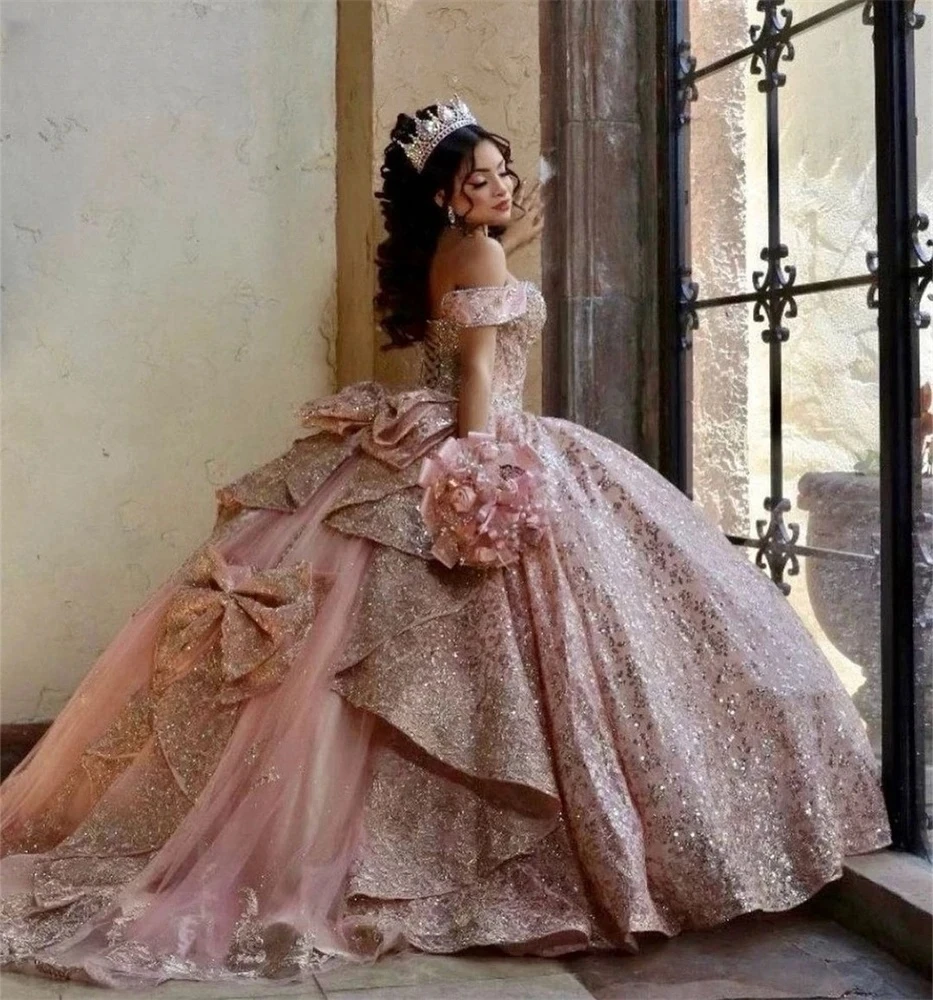 Блестящие платья принцессы Quinceanera, бальное платье с открытыми плечами и бантом, кружевные платья Sweet 16, 15 лет, индивидуальные платья