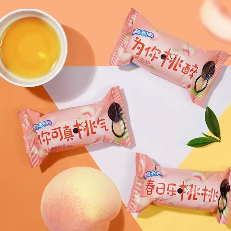 بسكويت أوريو ساندويتش - نكهة الألونج الخوخ الأبيض، عبوة من 3 قطع، 97 جرام/الحقيبة