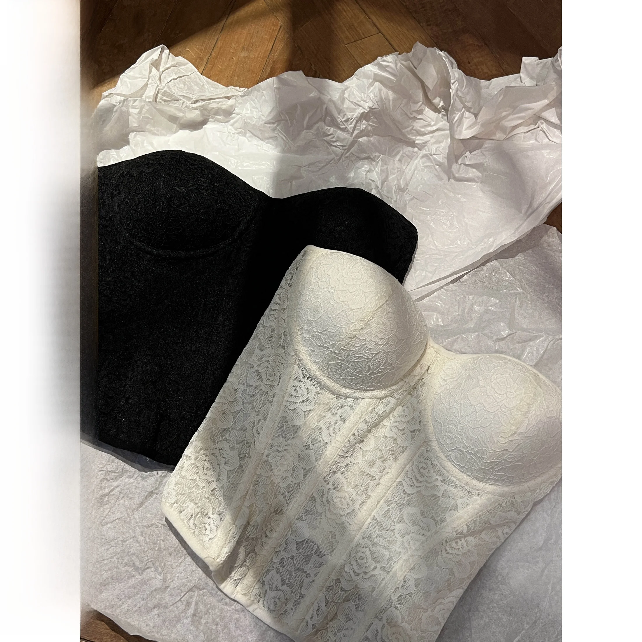 

Sexy Lace ter High Elastici Bra with Cup Fibone Design Rose Embroidery Summer New Arrival Women's Nylon Crop Top