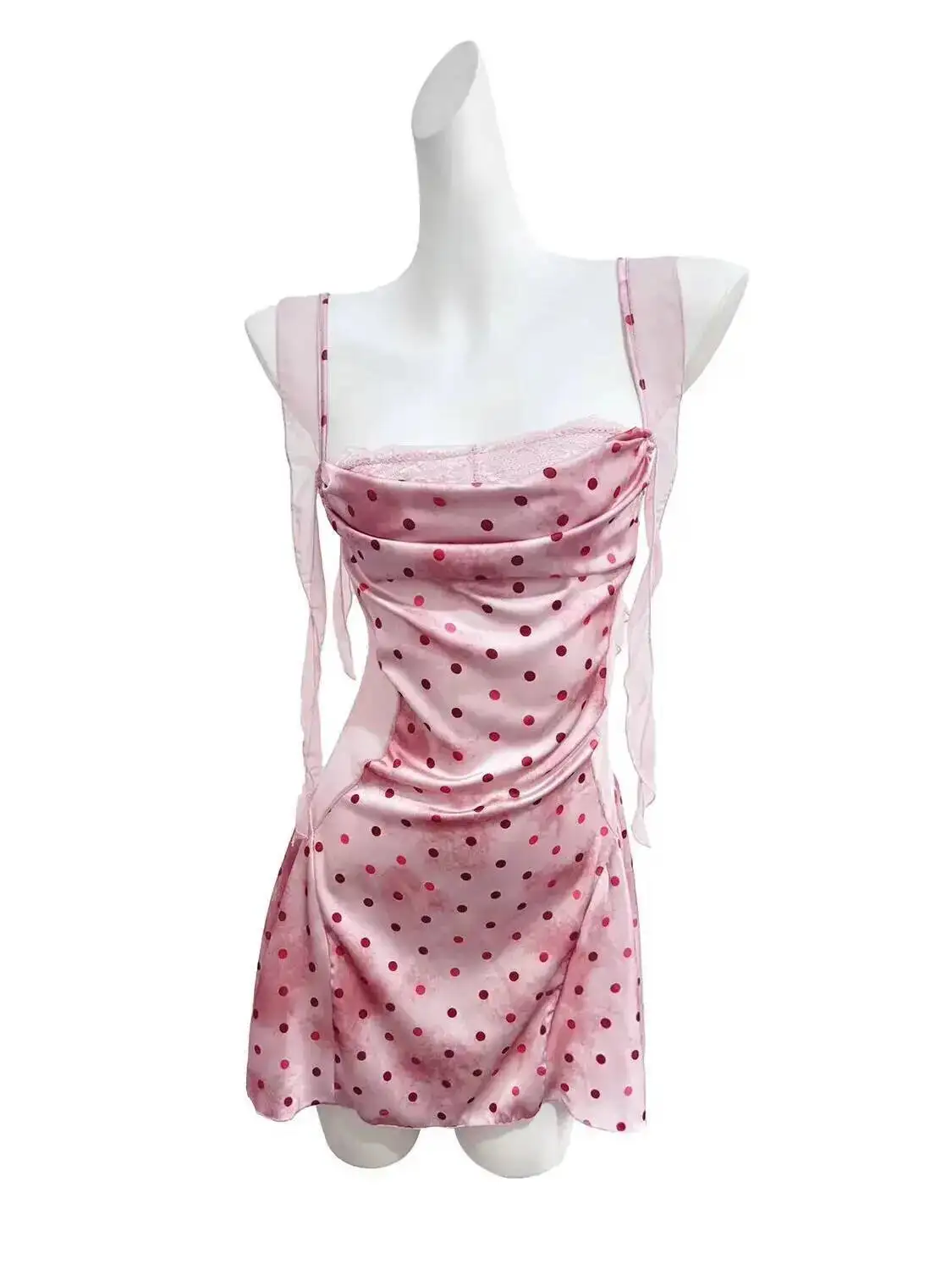 ชุดนอนผ้าไหมน้ำแข็งลายจุดสีชมพูสำหรับผู้หญิง ปี 2025 สายเดี่ยวหวานและทันสมัย ชุดนอนรัดเอว คอปกพับ รุ่น YB8