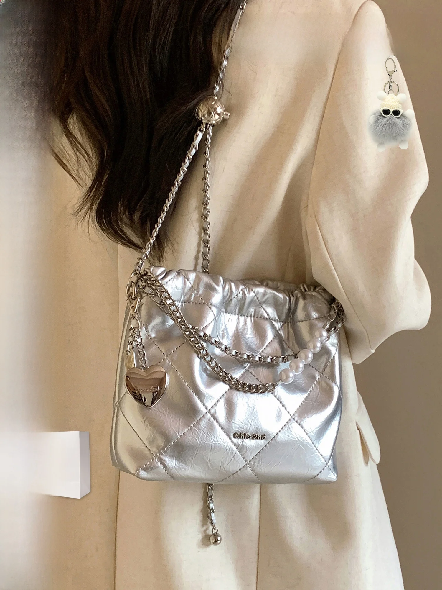 

Chio2nd Island Diary Bucket Bag Silver Chain Single Shoulder Crossbody Bag Women's Fashionable Casual Pure Color Handbag