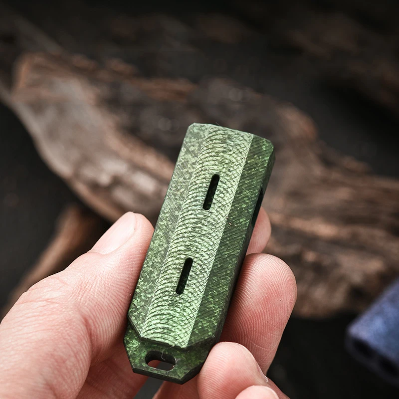 Outdoor Tragbare Titan Legierung Schiedsrichter Pfeife Eis Kristall Neue Anhänger EDC Doppel Rohr Pfeife