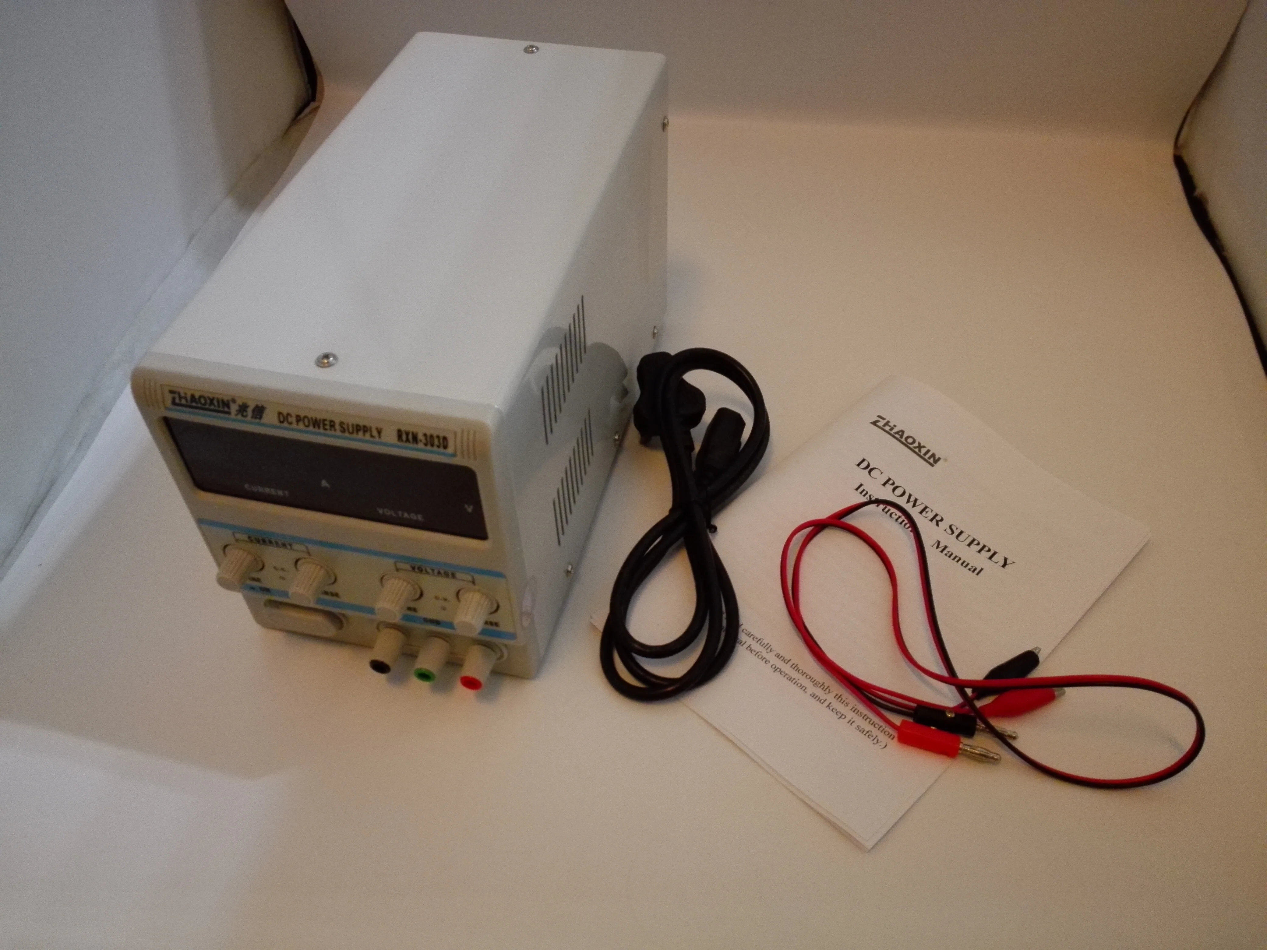 Fonte de alimentação DC ajustável linear RXN-303D Zhaoxin 30V 3A