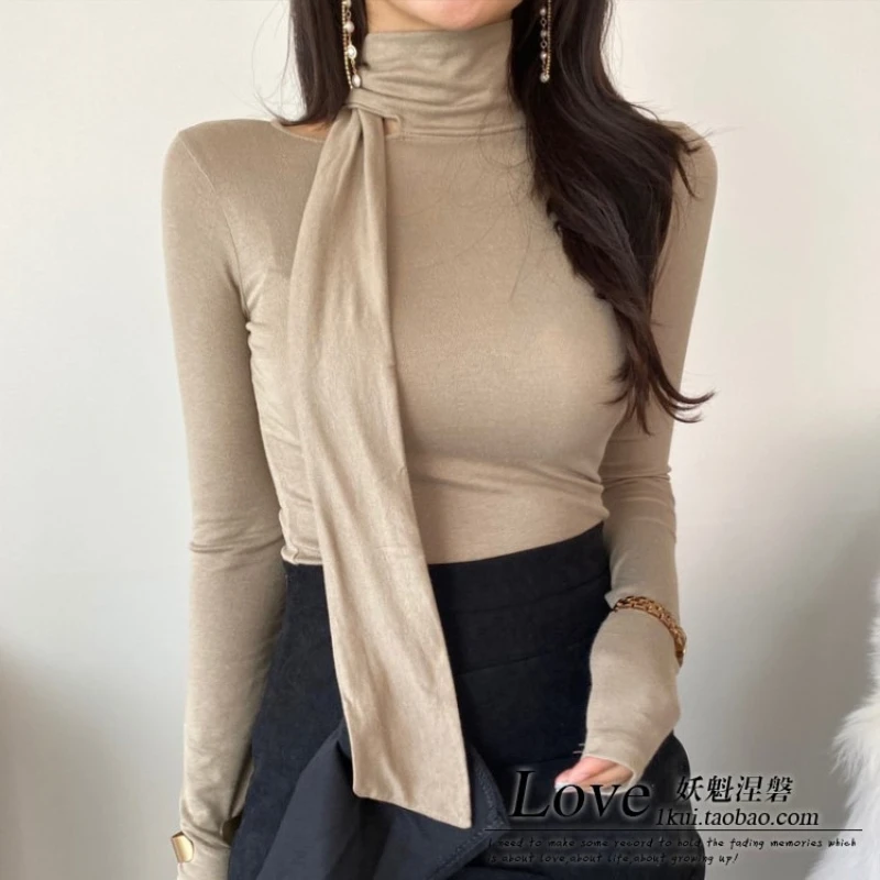 Camisetas coreanas de primavera 2026 para mujer, camisetas elegantes con un solo hombro, bufanda recortada, correa para el cuello, cuello simulado, Tops ajustados de manga larga con cuello alto