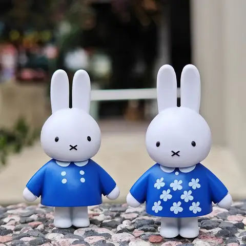 Kawaii Miffy Original Söt Skrivbordsprydnad Tecknad Kanin Plast Sänghuvuddekoration Docka Flicka Festivalpresent 10 best sales Miffy Nattlampa - №3