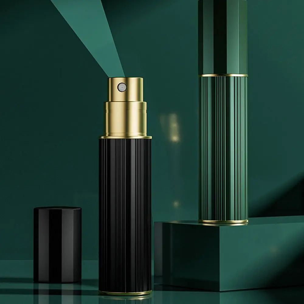 Mini bottiglia riempita con fondo profumato Atomizzatore autopompante Flacone spray da 5 ml Atomizzatore a nebbia fine da 5 ml / 10 ml Regalo