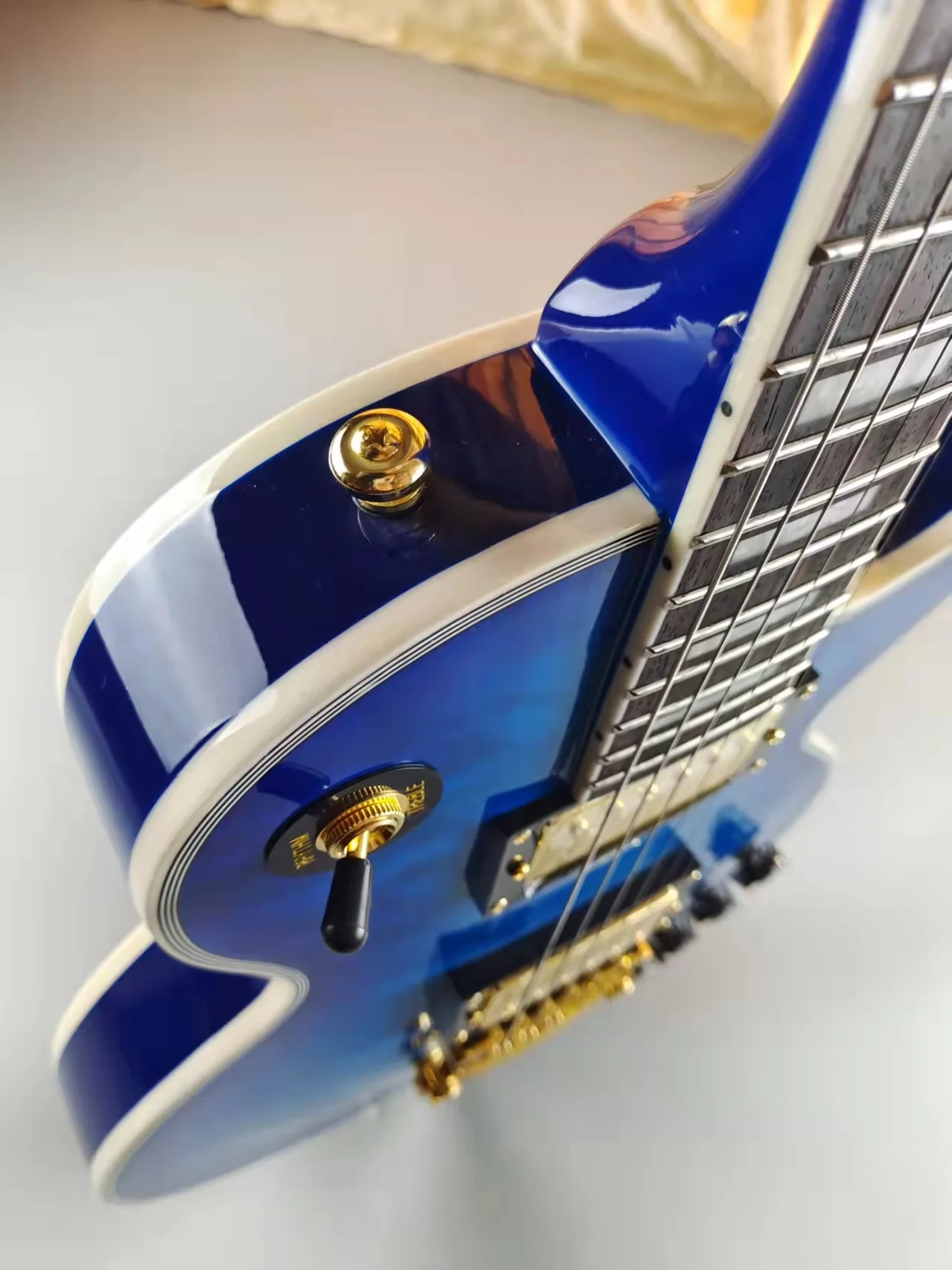 Guitarra elétrica personalizada, Caston, flor grande azul, feita de madeira importada, envio rápido de embalagens