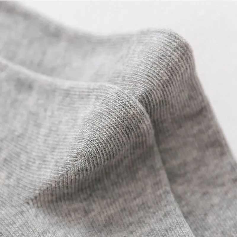 ถุงเท้ายาวถึงเข่าสำหรับผู้ชาย – ถุงเท้าผ้าฝ้ายเนื้อนุ่มสำหรับชุดทำงาน ถุงเท้ายาวสีพื้นแบบยืดหยุ่นสำหรับงานทางการ งานปาร์ตี้ ใช้ได้ทุกฤดู