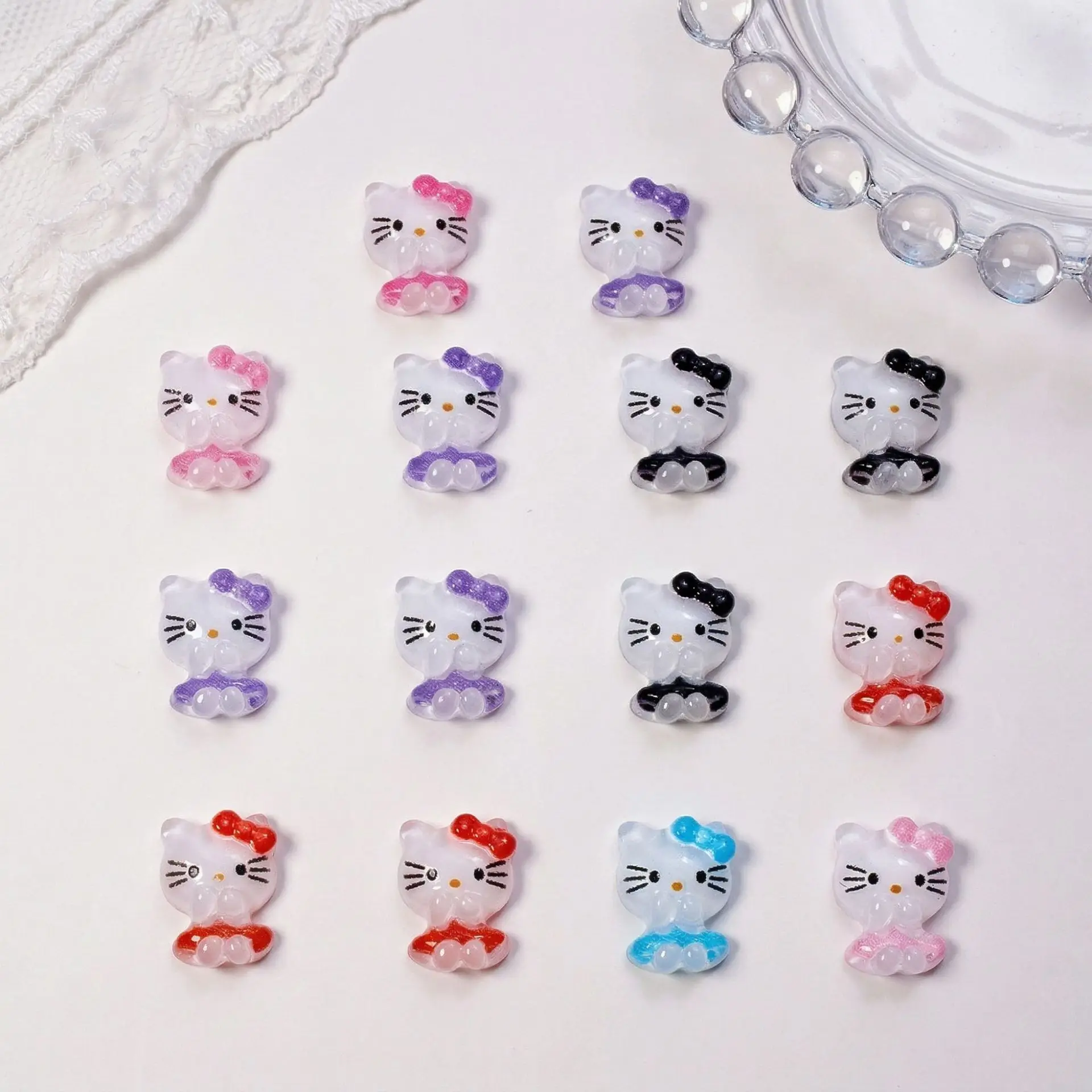 100 pièces/sac Breloques pour ongles KT Kitty - Décorations d'ongles 3D en résine chat mignon, Accessoires de manucure DIY Kawaii pour des designs adorables