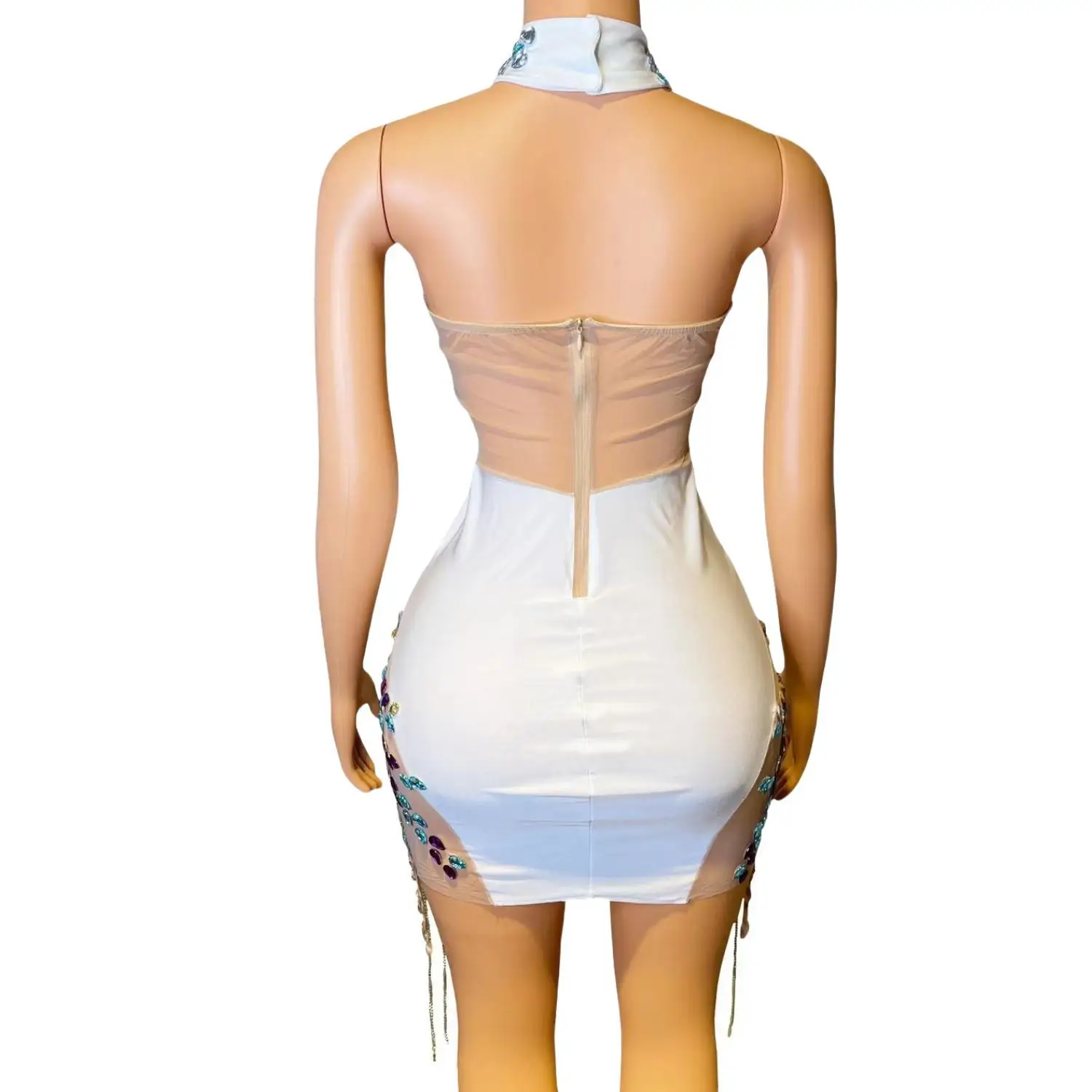 女性のためのセクシーな透明ショートドレス,裸の背中の開いた白いカクテルドレス,豪華なビーズのクリスタル,アフリカのパーティー,シルバー