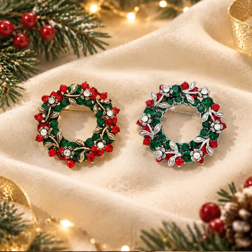 Vintage Christmas Wreath Rhinestone Brooch Red Green Crystal Inlaid Metal Lapel Pin Winter Holiday Clothing Collar Decor Gift