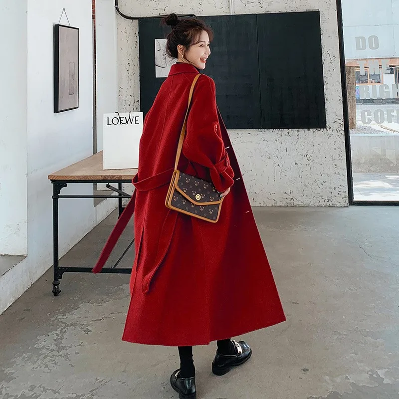 

A new youthful versatile comfortable skin-friendly casual and fashionable red woolen coat