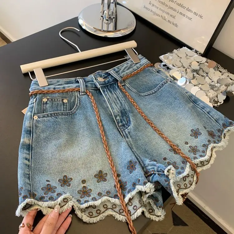 Breathable Vintage Denim Shorts Women High Waist Scalloped Frayed Hem Floral Embroidery Style Shorts with Braided Belt