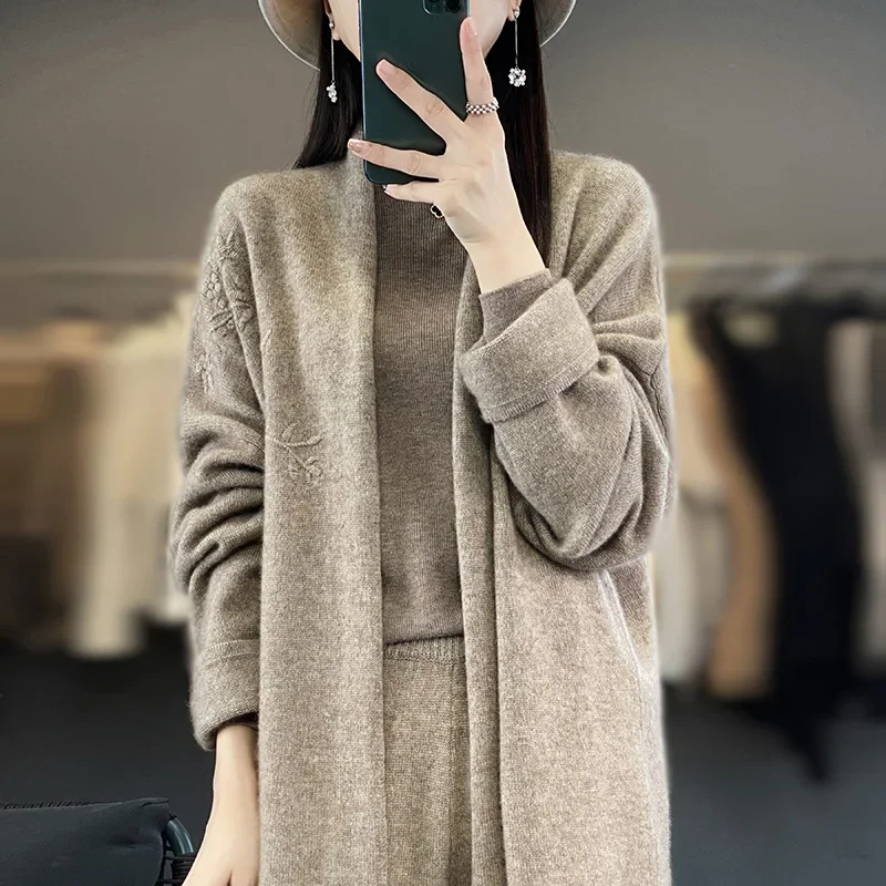 Ladies hand-embroidered cashmere cardigan long sleeve V-neck lapel knitted sweater comfortable loose windbreaker