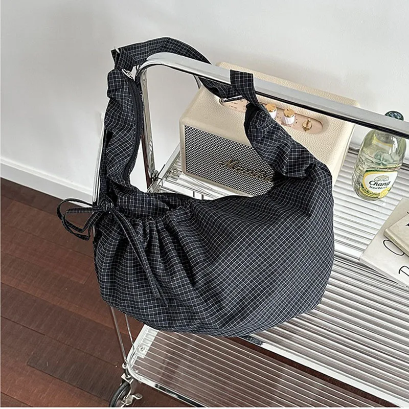 Koreanische karierte Hobo-Tasche mit Kordelzug, große Kapazität, Canvas-Umhängetasche, lässige Alltagstasche für Damen – Detail 1