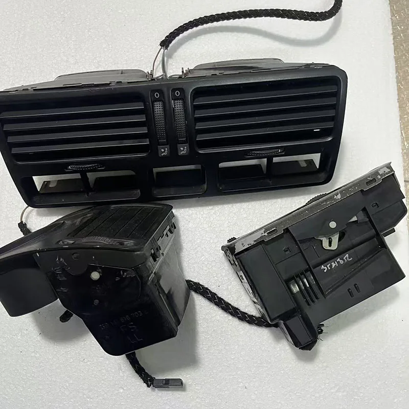 Genuine Dismount Used Air-conditioning vent A/C Front Dash Center Console Air Vent Outlet For VW Bora JETTA Golf MK4