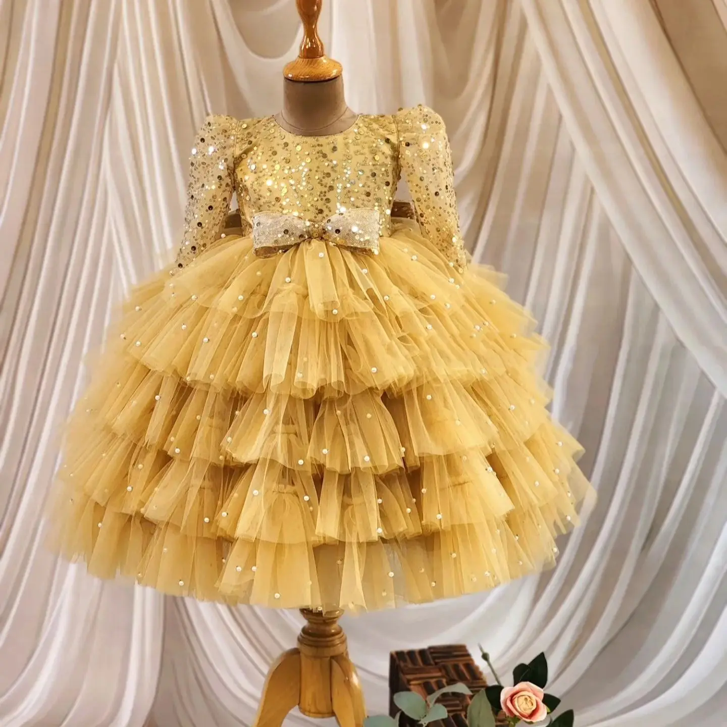 فستان حفلات أعياد الميلاد للفتيات باللون الأصفر مزين بالترتر على شكل فيونكة على شكل زهرة للفتيات لحفلات الزفاف للأطفال والرضع