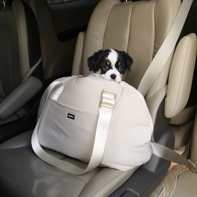 

Pet Carrying Bag Soft Car Bag Large Capacity Multi-functional Cat Carrier Luxury Dog Bag