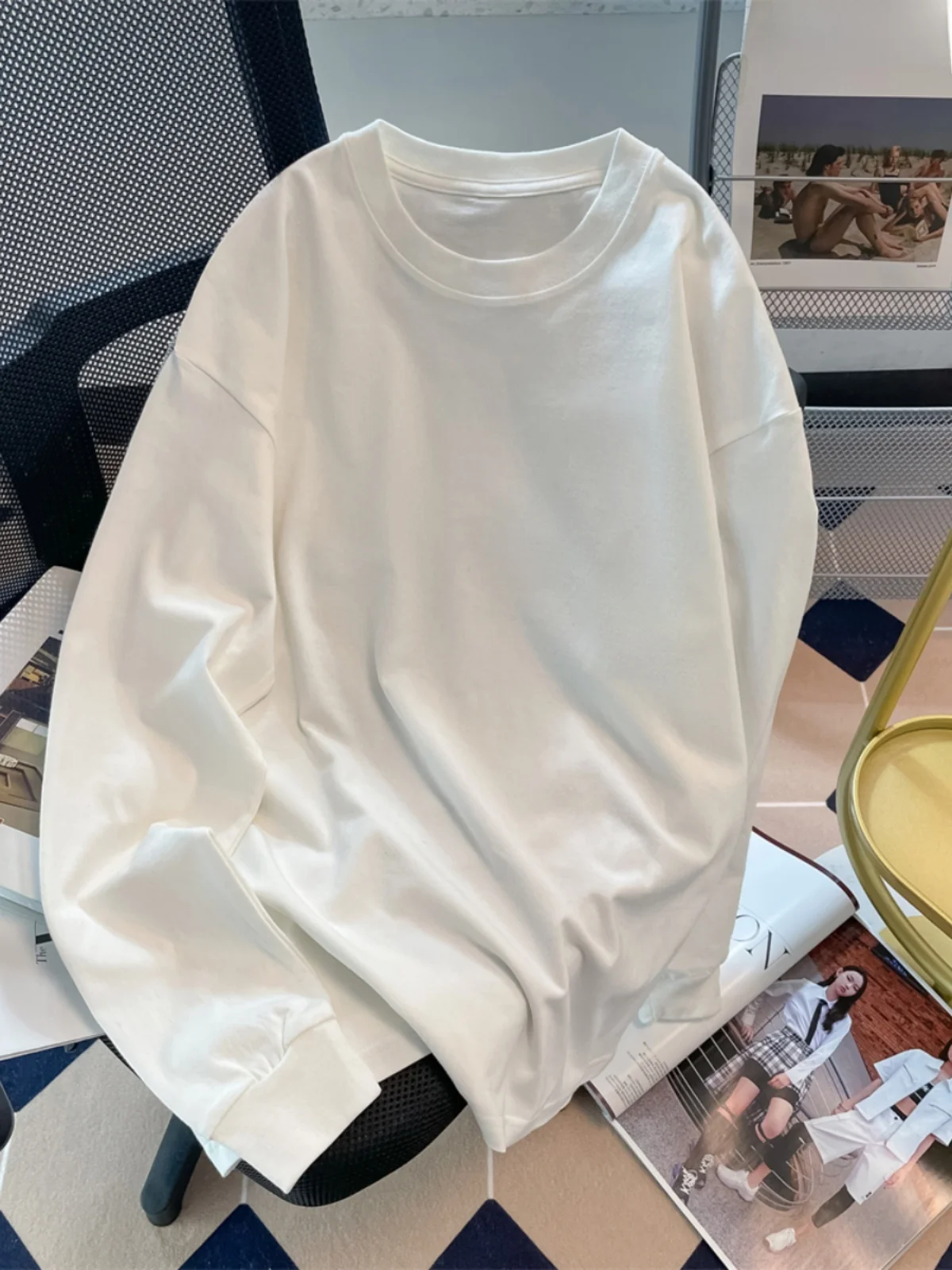 

Свободная удлиненная хлопковая футболка базового цвета для молодежи: топ-майка для повседневной носки весной, осенью и зимой