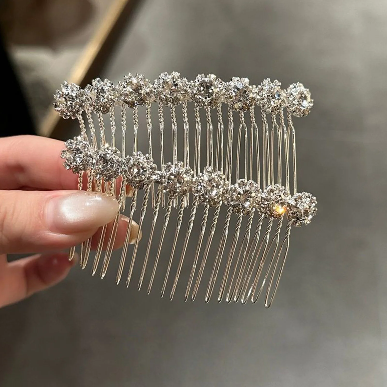 Minimalist Rhinestone Flower Hair Combs for Bride Wedding Silver Color Alloy Hairpins Women Party Hair Styling Jewelry Ornaments