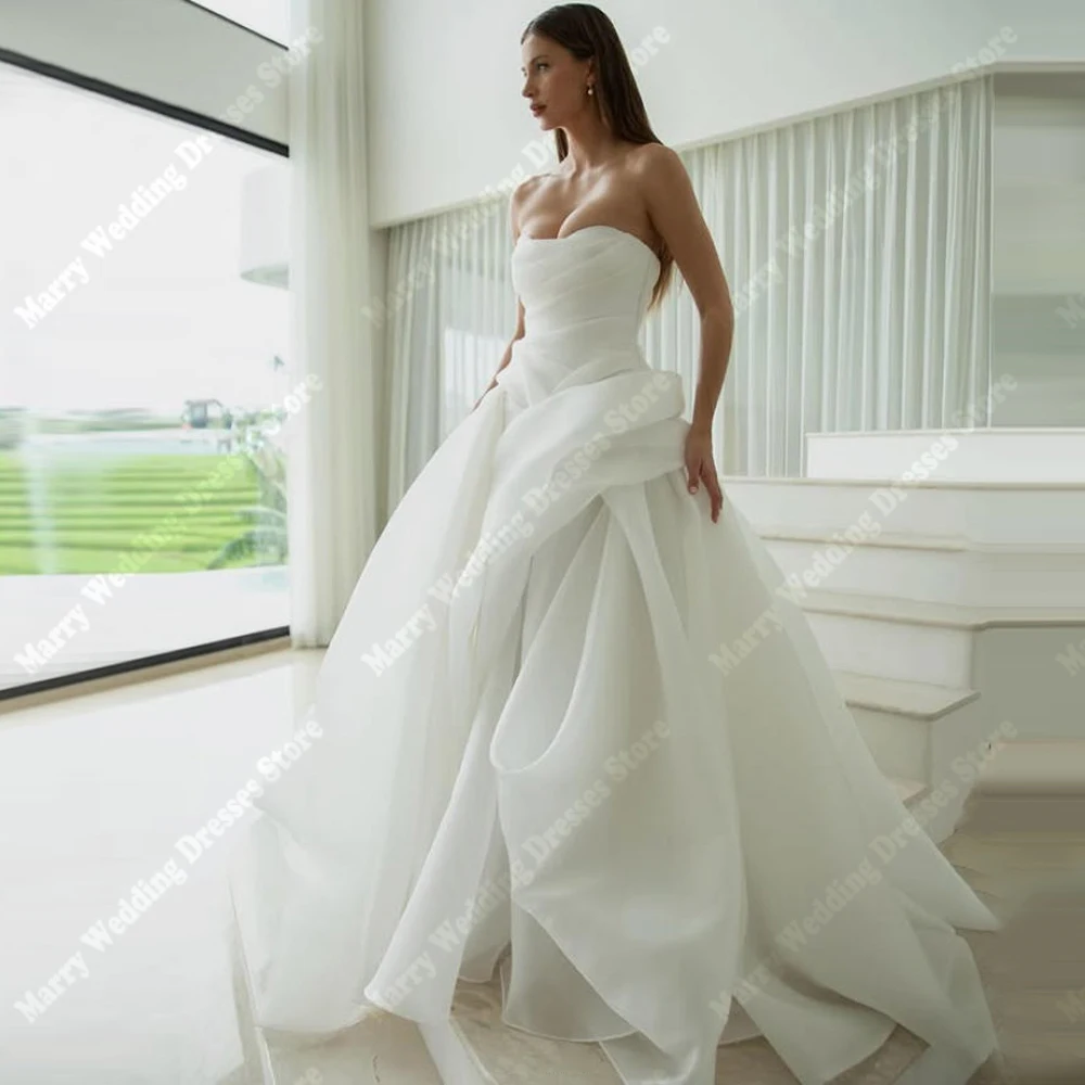 

Fascinating A Line Women Wedding Dresses Sexy Strapless Sleeveless Bridal Gowns Engagement Banquet Vestidos De Novia Customized
