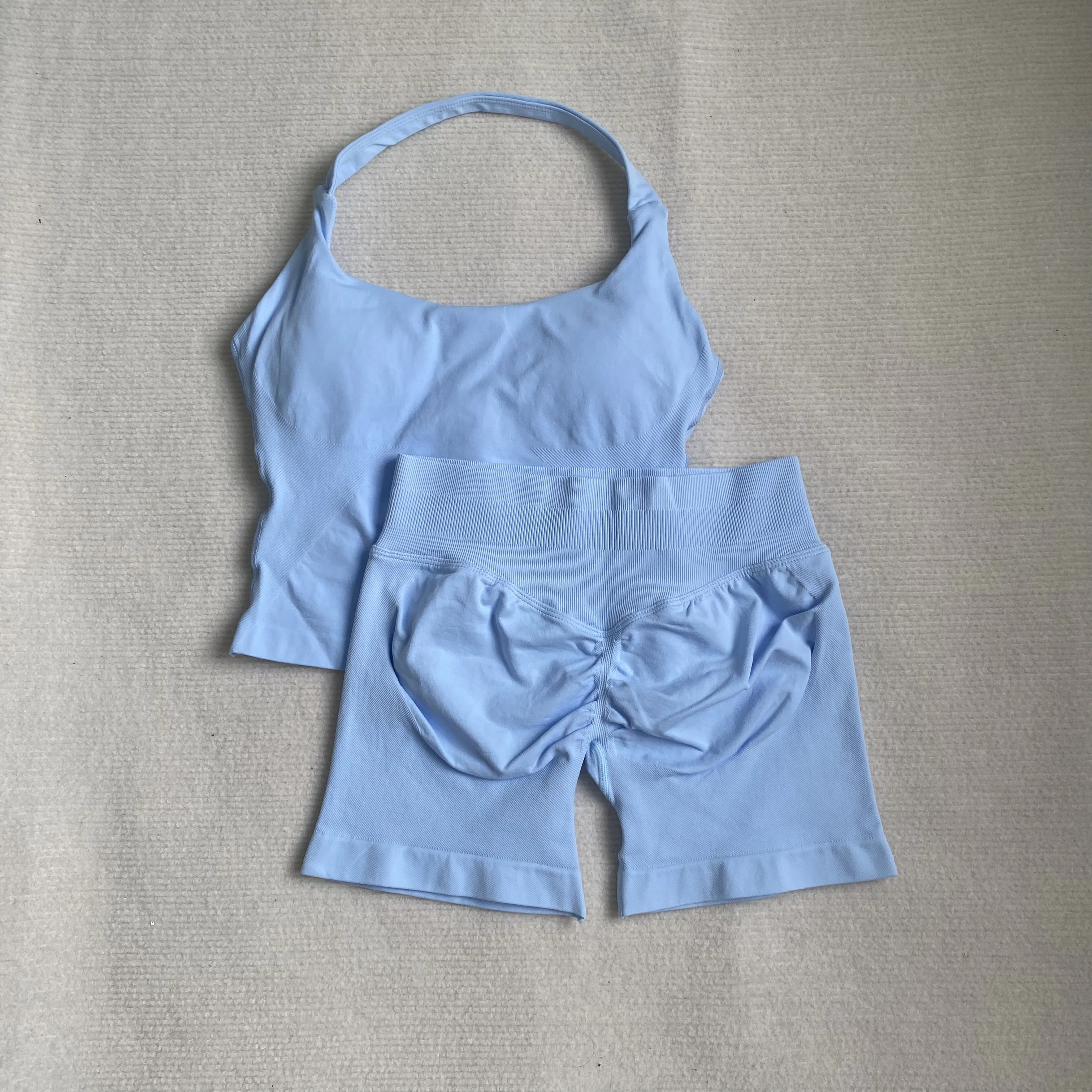 2피스 임팩트 요가 세트 스퀘어 넥 홀터 탑과 심리스 하이웨이스트 쇼츠 솔리드 컬러 여성용 2피스 운동복