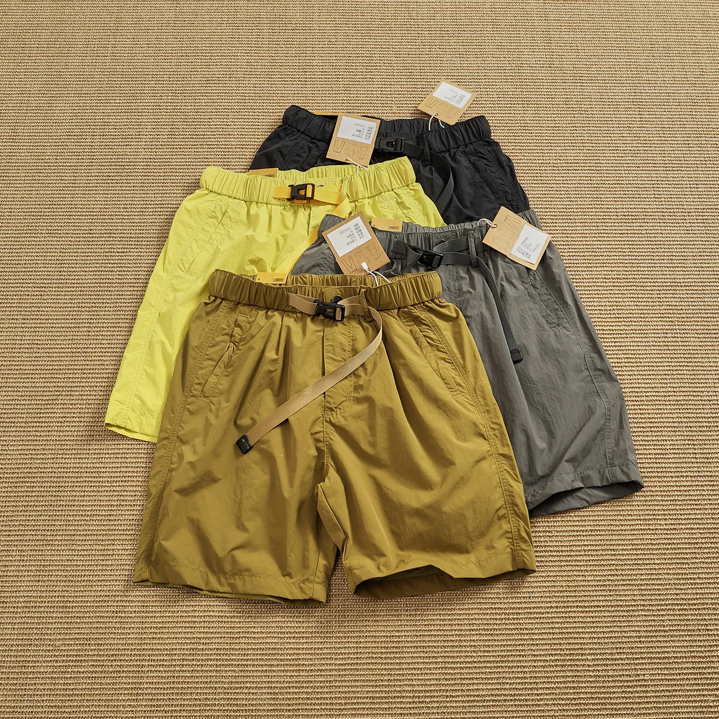 

Летние мужские шорты-карго 2026 в американском ретро-стиле с эластичным поясом, быстросохнущие, модные, свободные, с множеством карманов, повседневные, длиной до колена