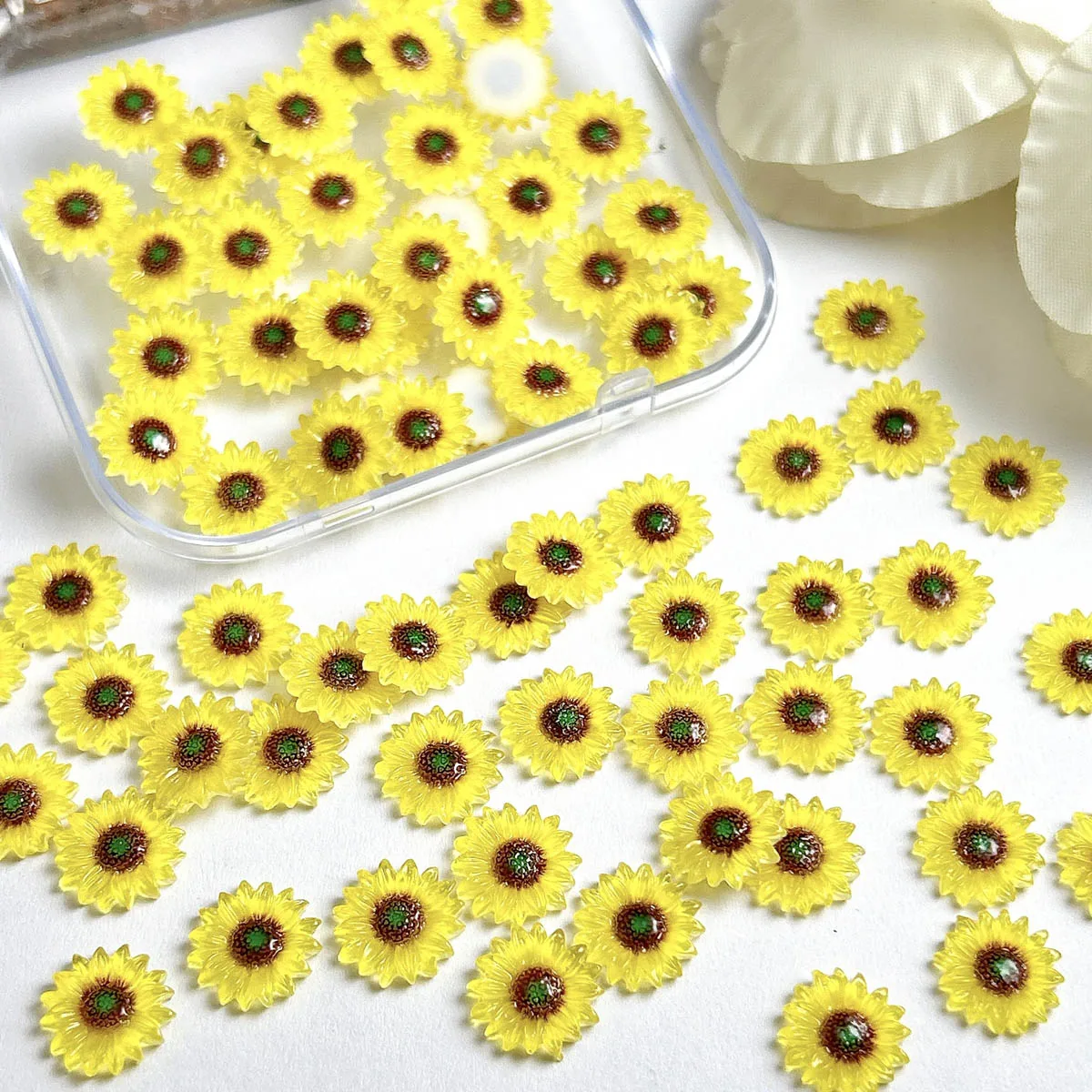 30PCS Ice Transparent Luminous Sunflower Resin Nail Art Decorations Creative Simulated Flower Nail Charms for DIY Hair Clip Nail