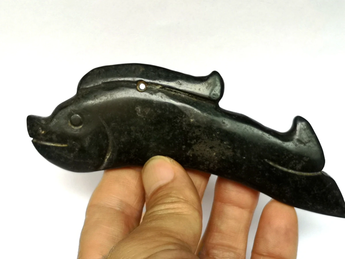 

Old Chinese Hongshan Culture Black Magnet Jade Carving Fish Statue Pendant