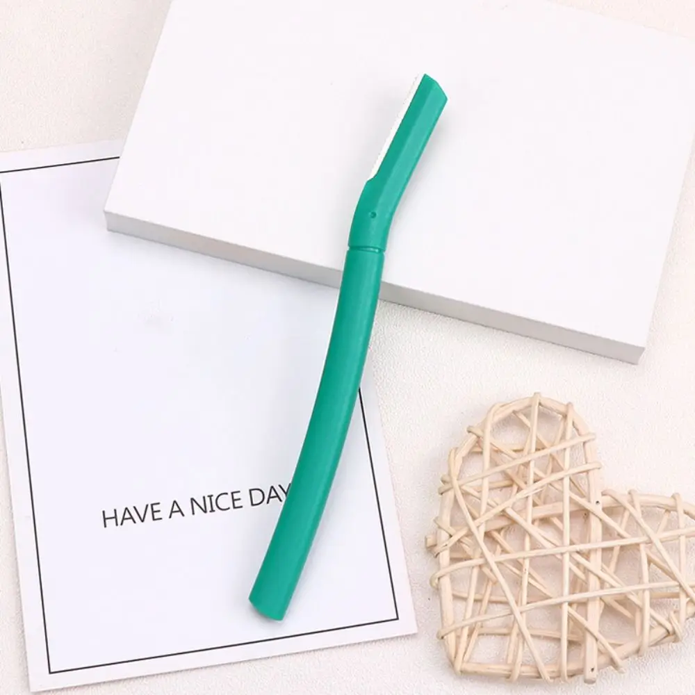 Rasoio per sopracciglia portatile Macro con manico dritto Rasoio per sopracciglia antiscivolo durevole Rasoio per sopracciglia multifunzione multiuso Ragazza