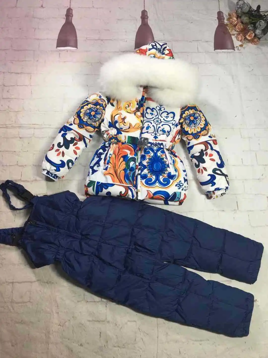 

Parkas New Winter Season New Girls Princess Outdoors Warm Thickening Childrens Clothing Warm Two Pieces Sets Beautiful