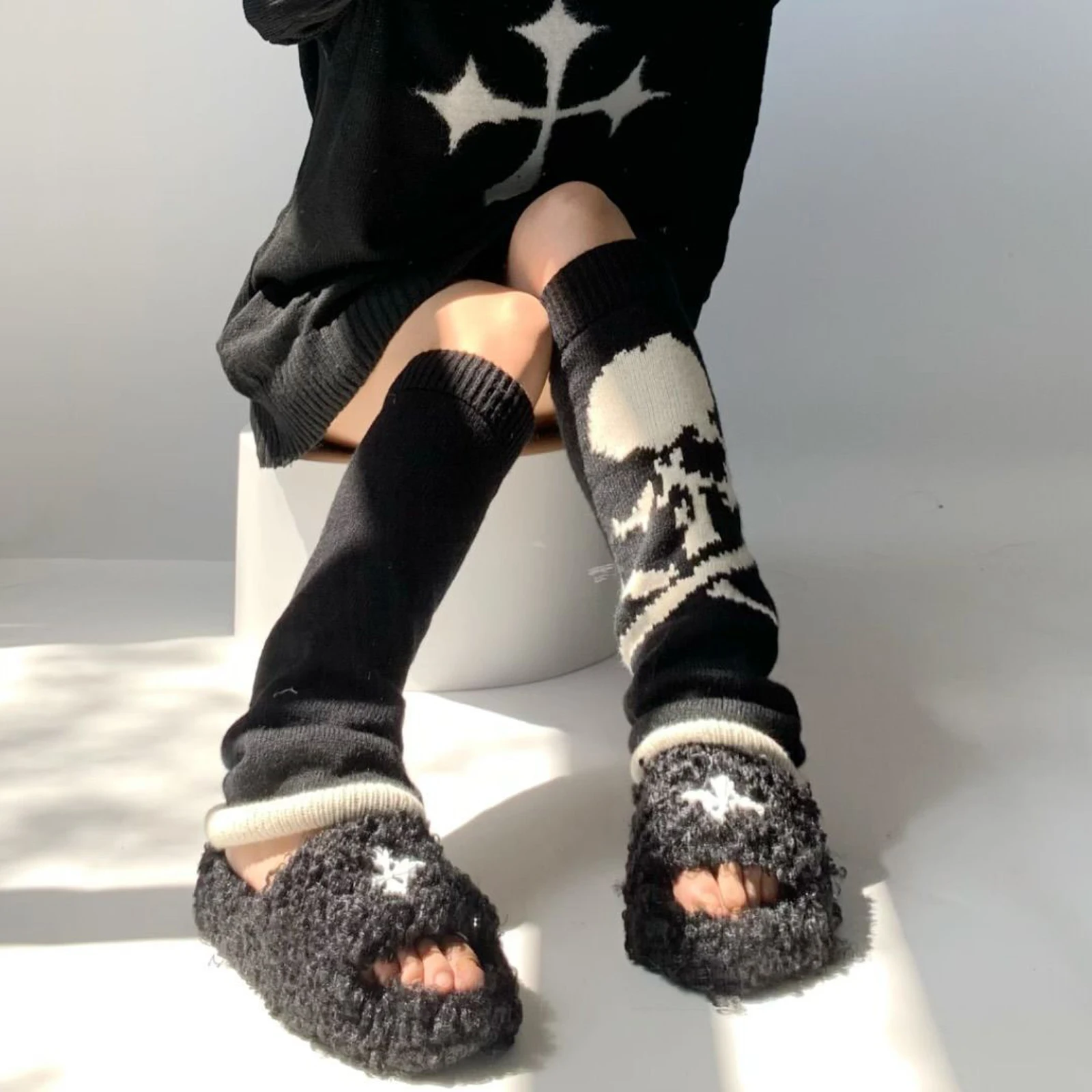 

Women's calf socks Skull head trumpet wide leg socks Flared Skull leg warmers Halloween party knit leg sleeves