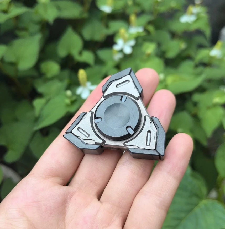 Gebruikt EDC Wanwu Zirkonium titanium mes spinner fidget decompressiespeelgoed