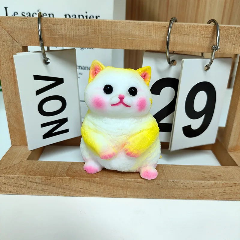 Cute Simulated Cat Decompression Toy, Pinch and Pop Back in Seconds, Handmade Super Cute Kitten Healing Desktop Ornament