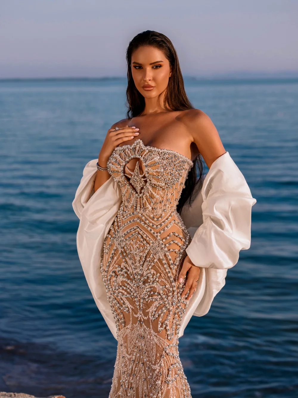 ชุดราตรีเกาะอก GraceProm รุ่นปี 2026 ประดับลูกปัดเต็มตัว ดีไซน์หรูหรา ทรงเอไลน์ยาวกรอมพื้น สำหรับงานปาร์ตี้