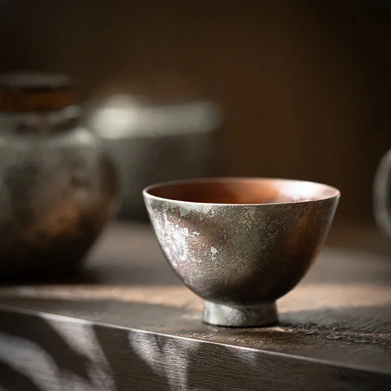 

Чайная чашка из керамики ручной работы с позолотой и эффектом обжига, 50 мл, японская грубая керамика, мастер-чашка, персональная чаша для чая, кружка, домашний набор для чаепития Кунг-фу