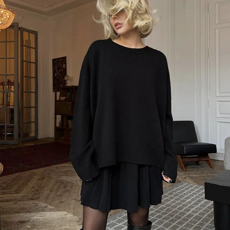 Jednokolorowy sweter z okrągłym dekoltem i plisowaną spódnicą dla nowego damskiego zestawu z krótkimi spódnicami z dzianiny w stylu europejskim i amerykańskim
