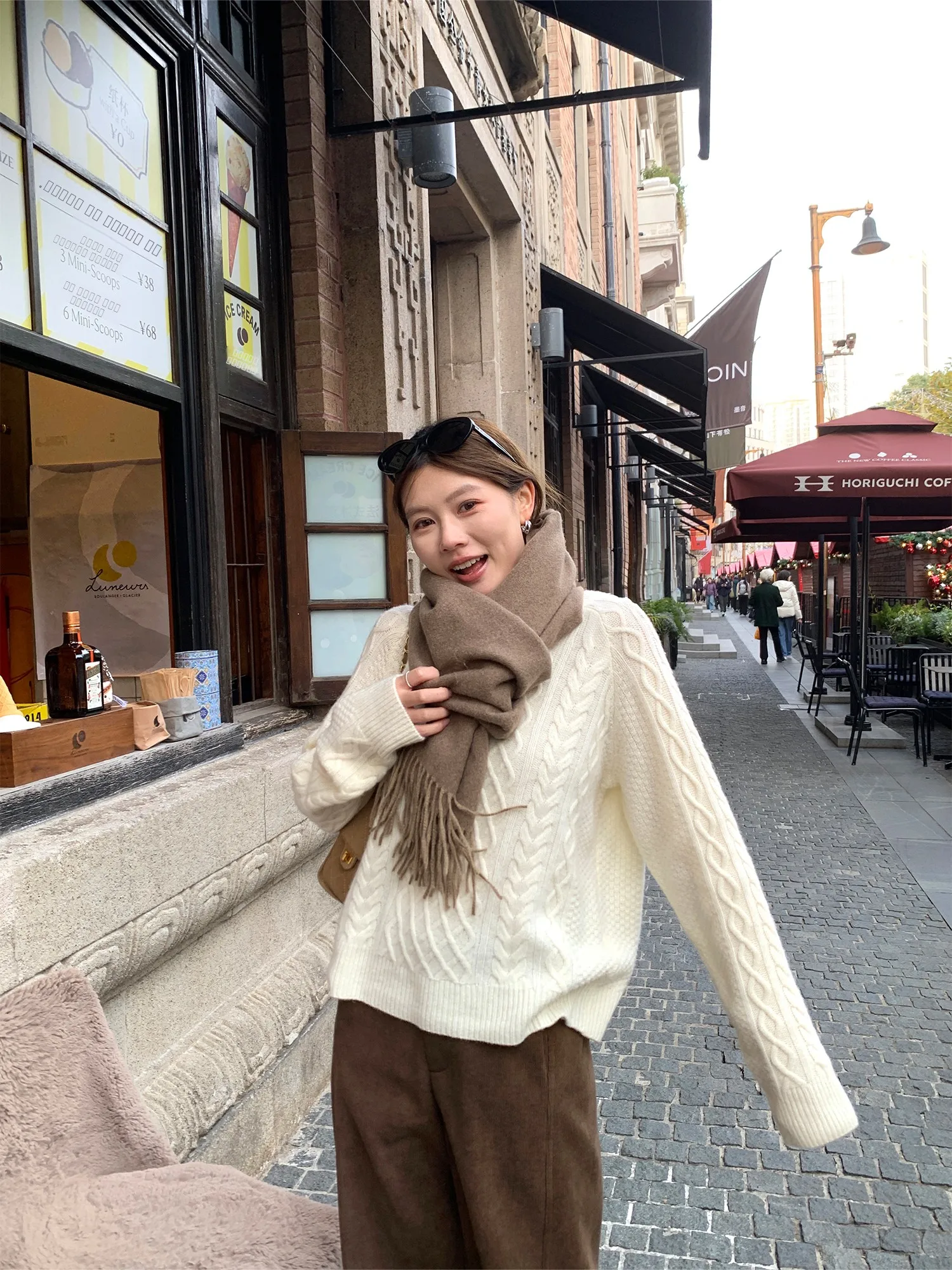 

White Knitted Wool Sweater Women's Loose Sle Winter New Arrival Lazy Korean Sle Twist Flower Pattern Soft Woolen Top
