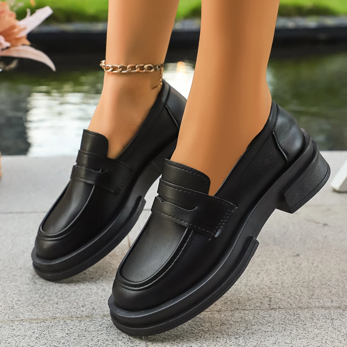 المرأة بيني المتسكعون Preppy موحدة أحذية منصة الموضة منتصف الكعب مضخات الإناث جلد أسود لينة سوليد الانزلاق على حذاء كاجوال