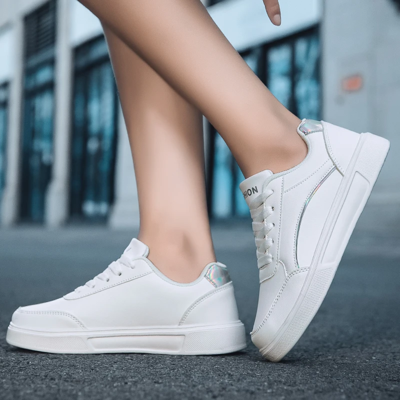 أحذية النساء 2025 موضة جديدة أحذية التزلج للنساء في الهواء الطلق أحذية مشي أحذية رياضية للنساء مريحة zapatos de mujer