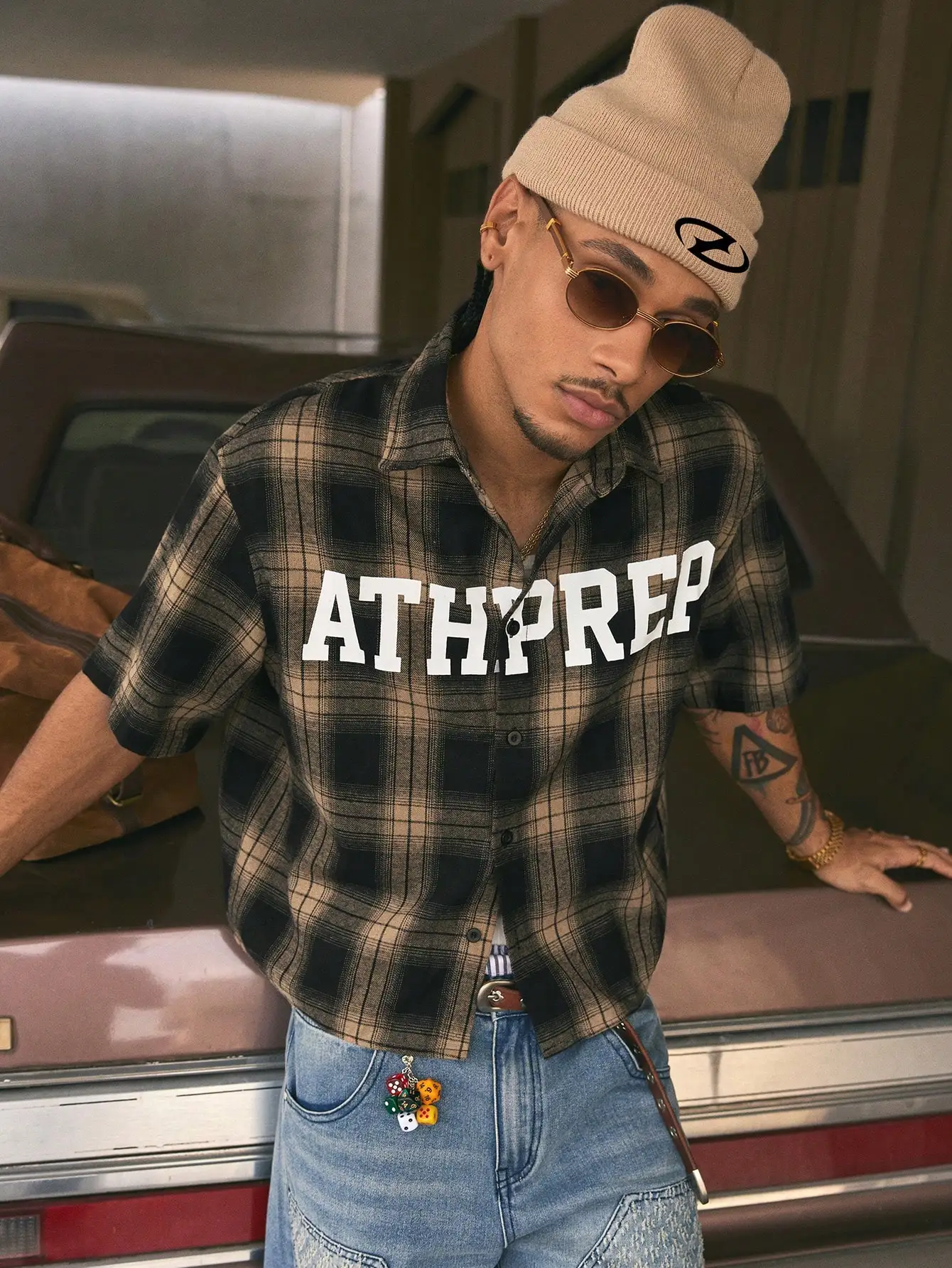 

Men's Plaid Short Sleeve Button Down Shirt with Bold Letter Print, Loose Fit Casual Wear