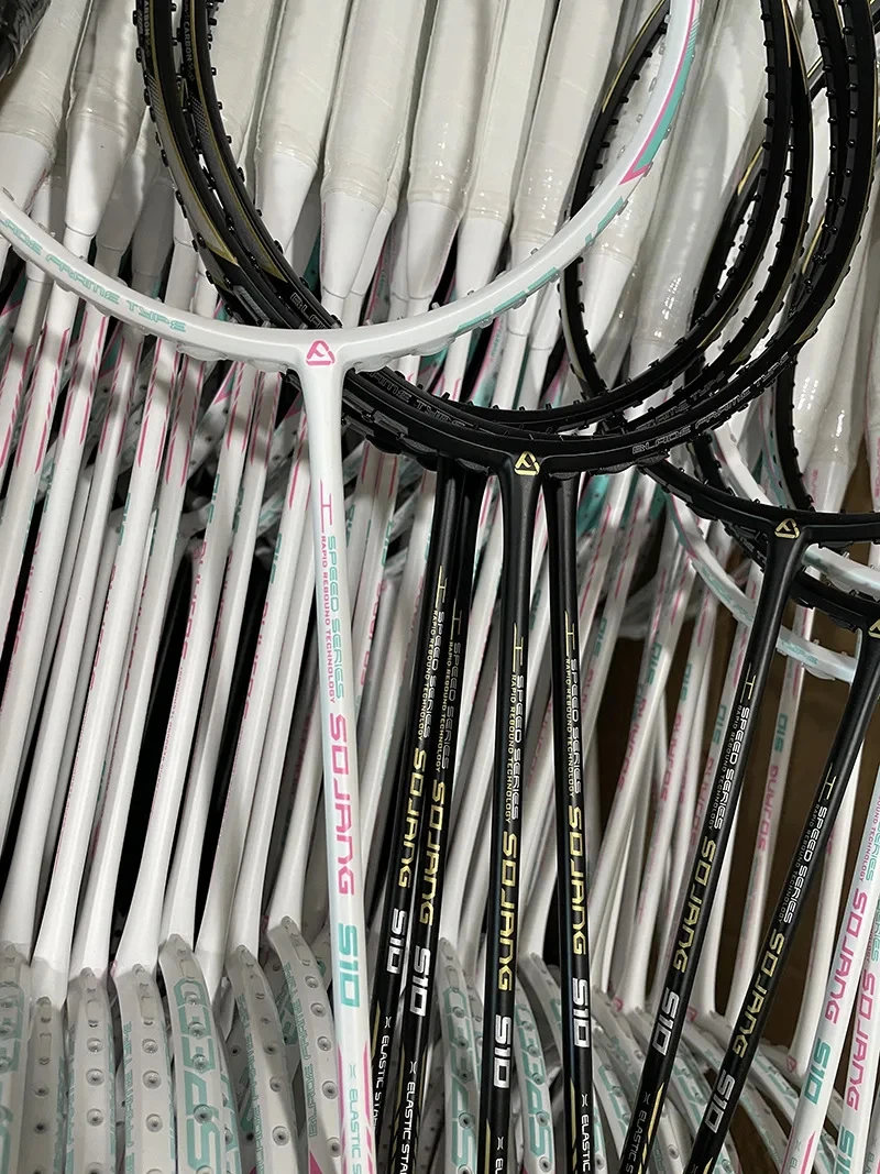 

1pcs SOJANG 5U ultra-light all carbon jelly Badminton Racket with 25lbs Strung for student/trainee/school/Training