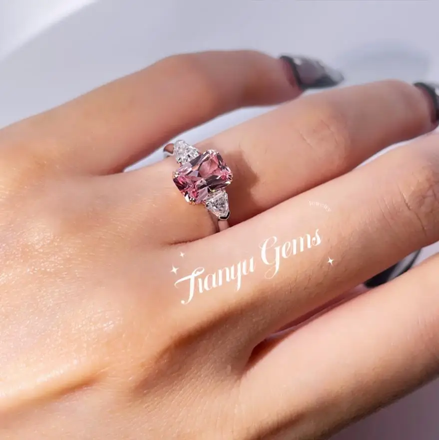 Imagem -04 - Tianyu-anel de Safira de Laboratório Feminino Gemas Rosa Def Moissanite 8x6 mm Radiante 18k 14k Ouro Branco 10k Noivado e Casamento Pedras