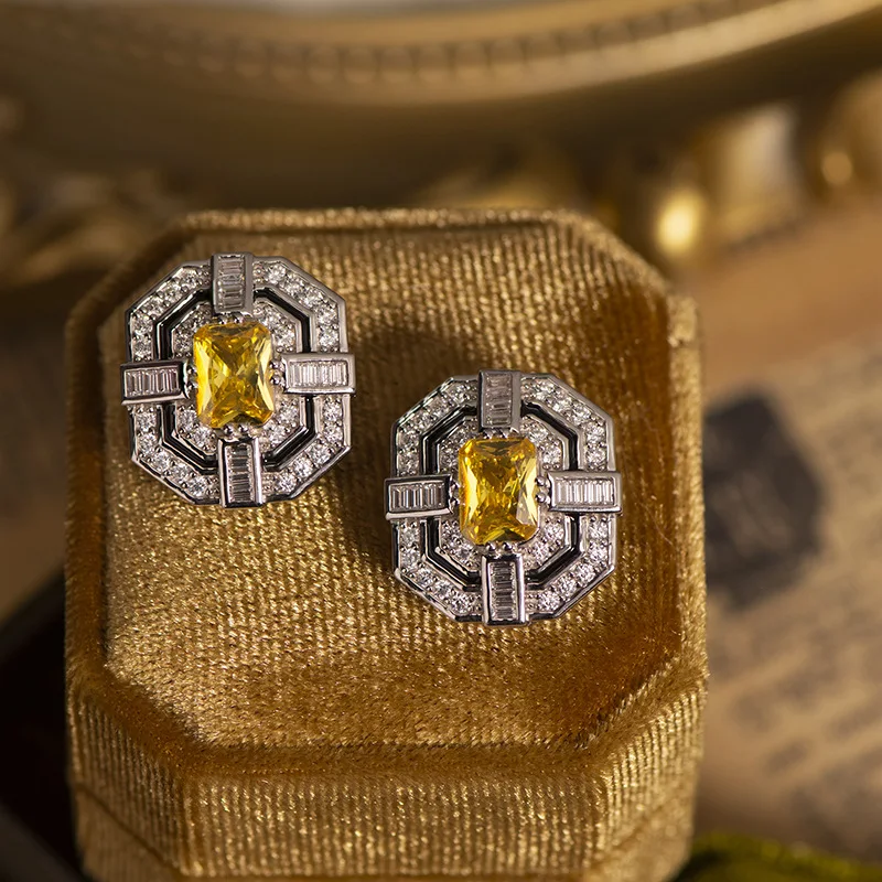 New Copper Electroplated Gold ModelartdecoStylish Square Personality Fashionable Earrings with a Sense of Sophistication925Silve